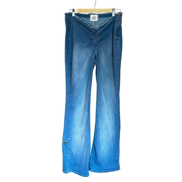 Urban Outfitters BDG Ruched Size Zip Flare Light Wash Jeans 32 - Picture 2 of 10